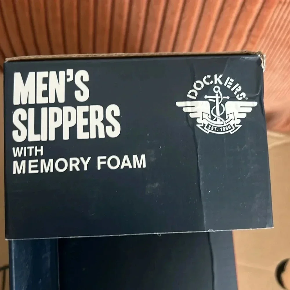 DOCKERS MEMORY FOAM DOCKERS TEMPERATURE REGULATED , indoor and outdoor size 7-8